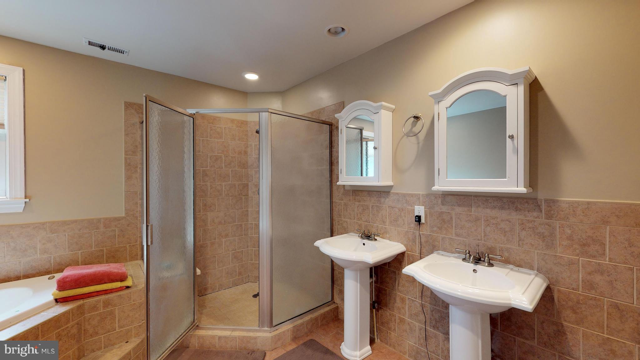 545 Brook Road Towson, MD 21286 - Photo 19 of 30 His and Hers Vanities