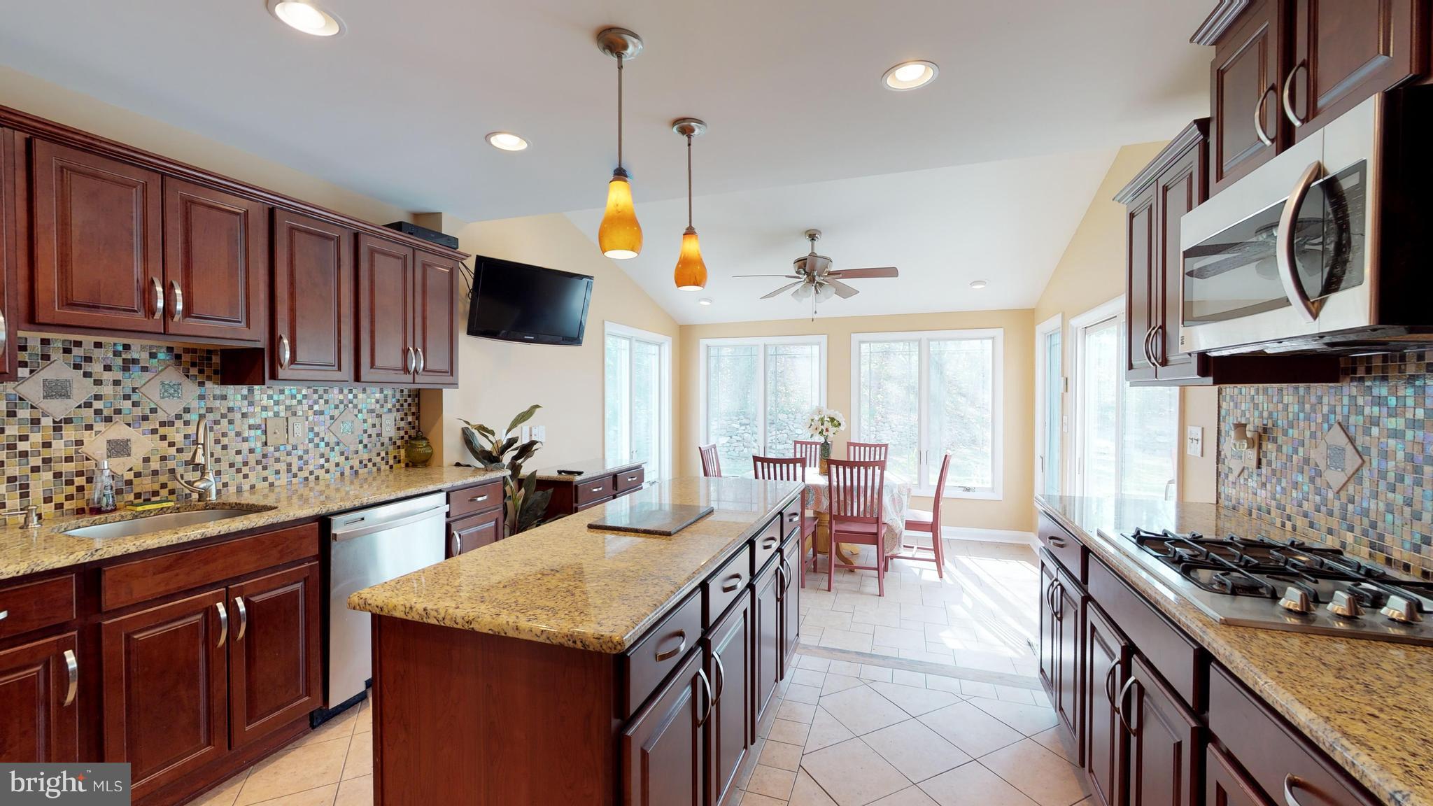 545 Brook Road Towson, MD 21286 - Photo 9 of 30 Kitchen with granite countertops