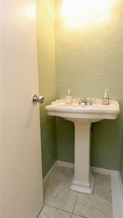 2034 Swallow Hill Road, Unit 214 Pittsburgh, PA 15220 - Photo 14 of 22 Gallery Image 14