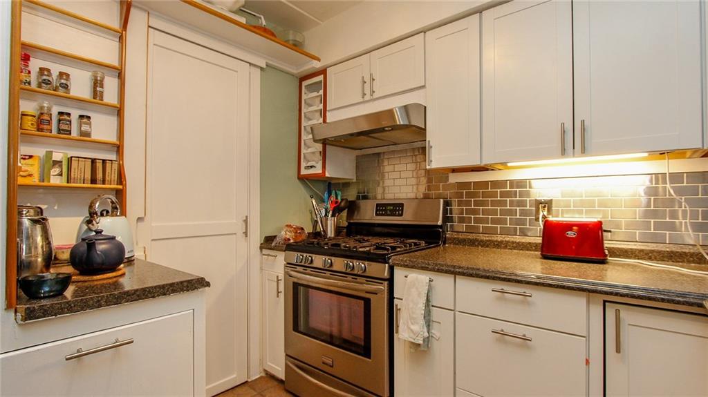 2034 Swallow Hill Road, Unit 214 Pittsburgh, PA 15220 - Photo 9 of 22 Gallery Image 9