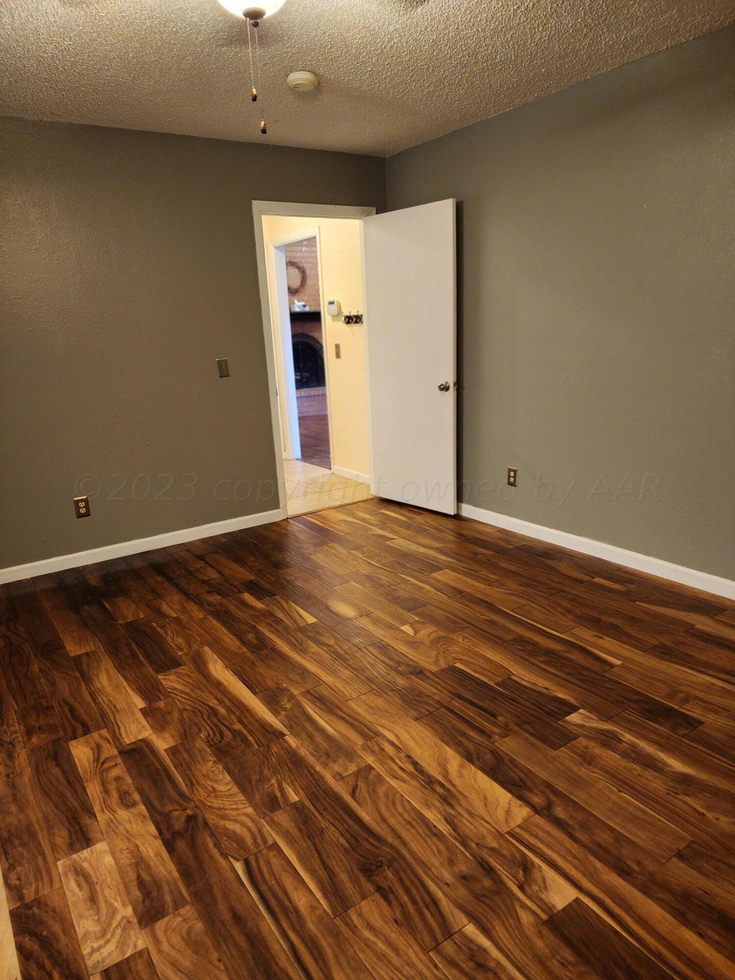 6523 Garwood Road Amarillo, TX 79109 - Photo 11 of 30 Primary bedroom