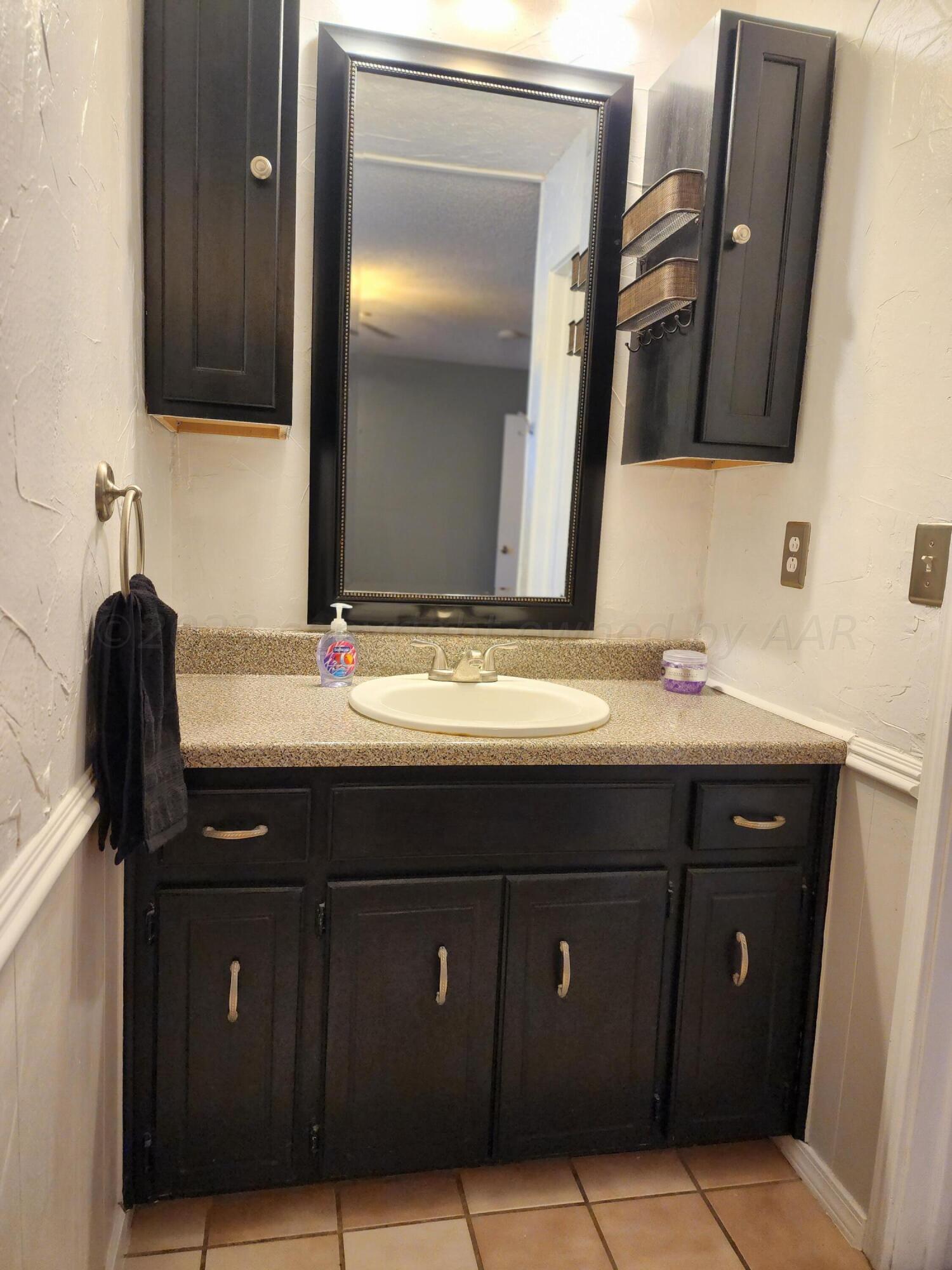 6523 Garwood Road Amarillo, TX 79109 - Photo 13 of 30 primary bath