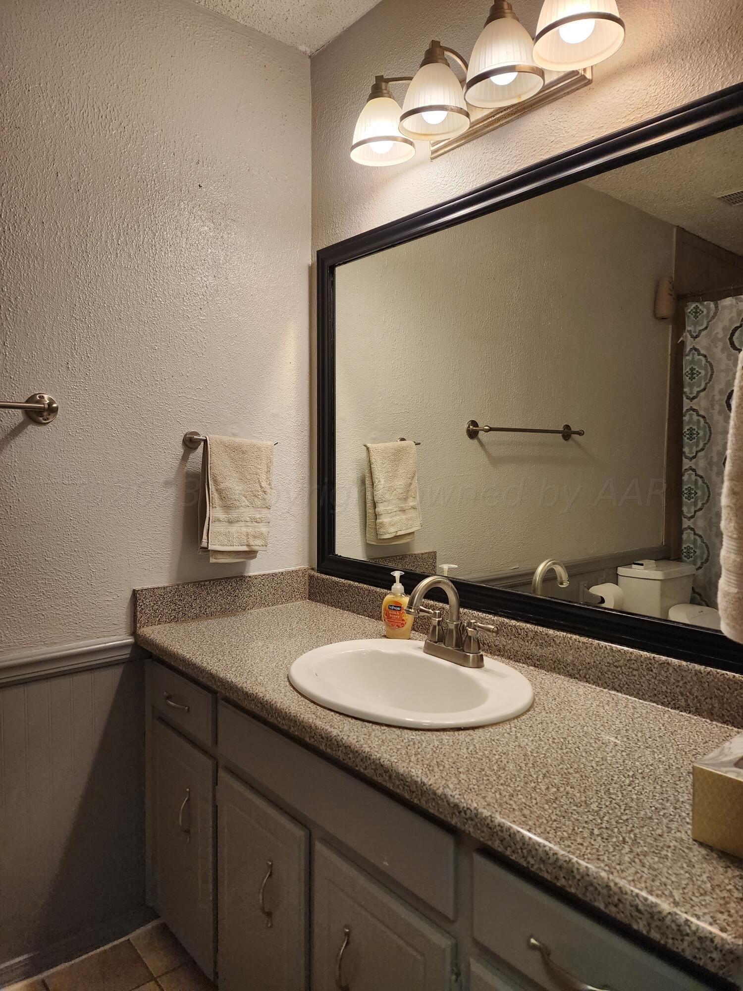 6523 Garwood Road Amarillo, TX 79109 - Photo 18 of 30 bathroom