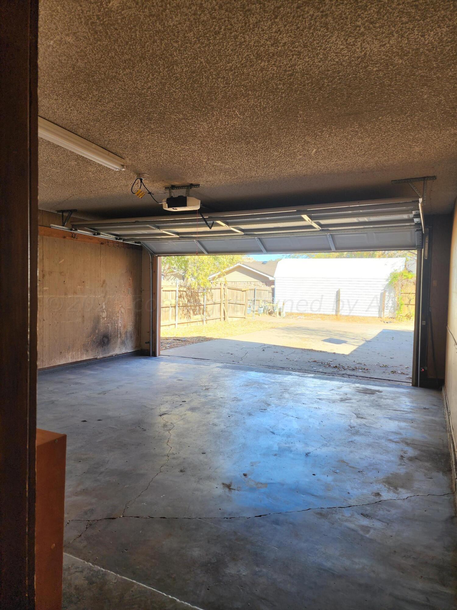 6523 Garwood Road Amarillo, TX 79109 - Photo 23 of 30 garage