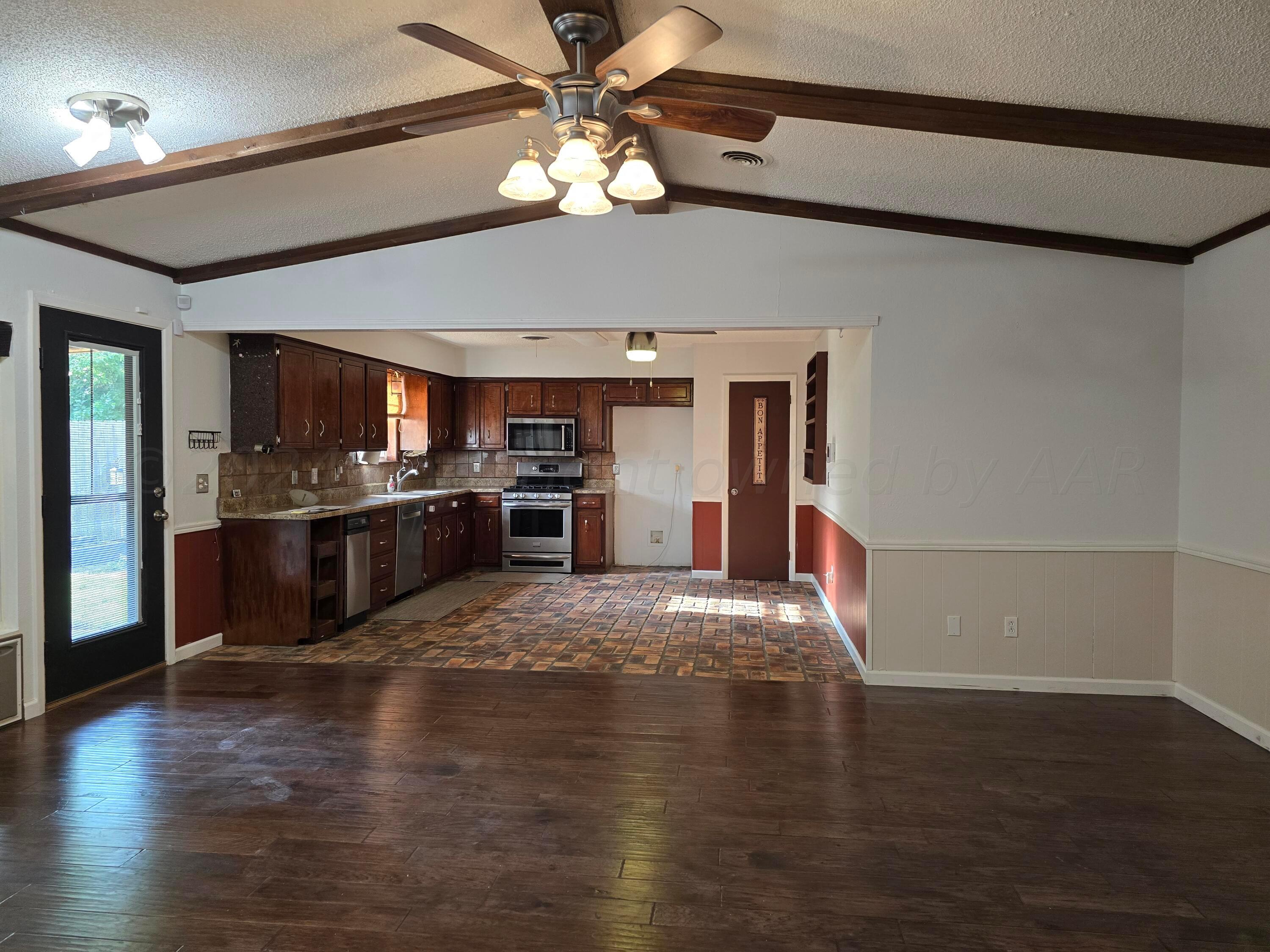 6523 Garwood Road Amarillo, TX 79109 - Photo 6 of 30 20240606_083411