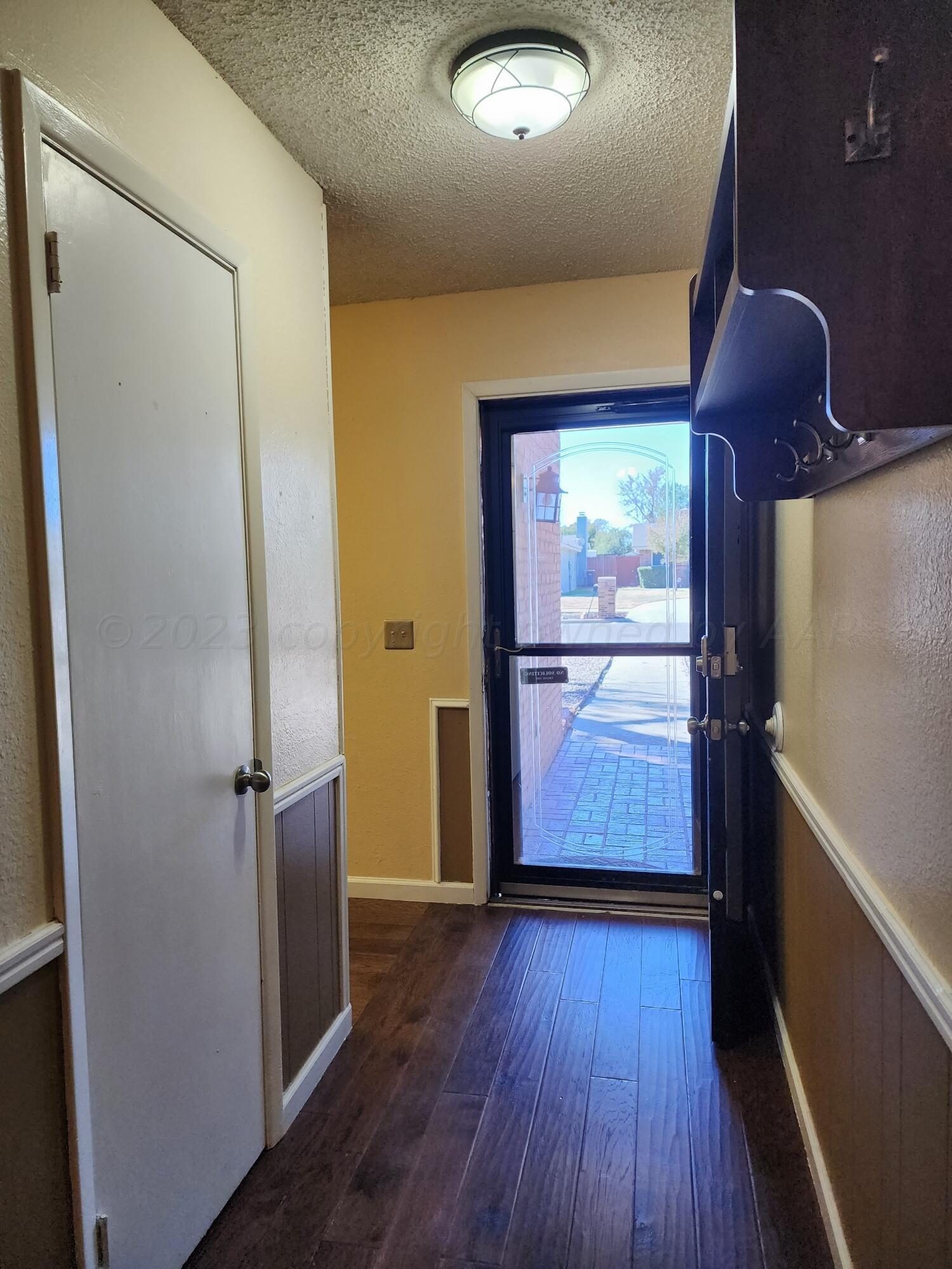 6523 Garwood Road Amarillo, TX 79109 - Photo 10 of 30 Entry Hall