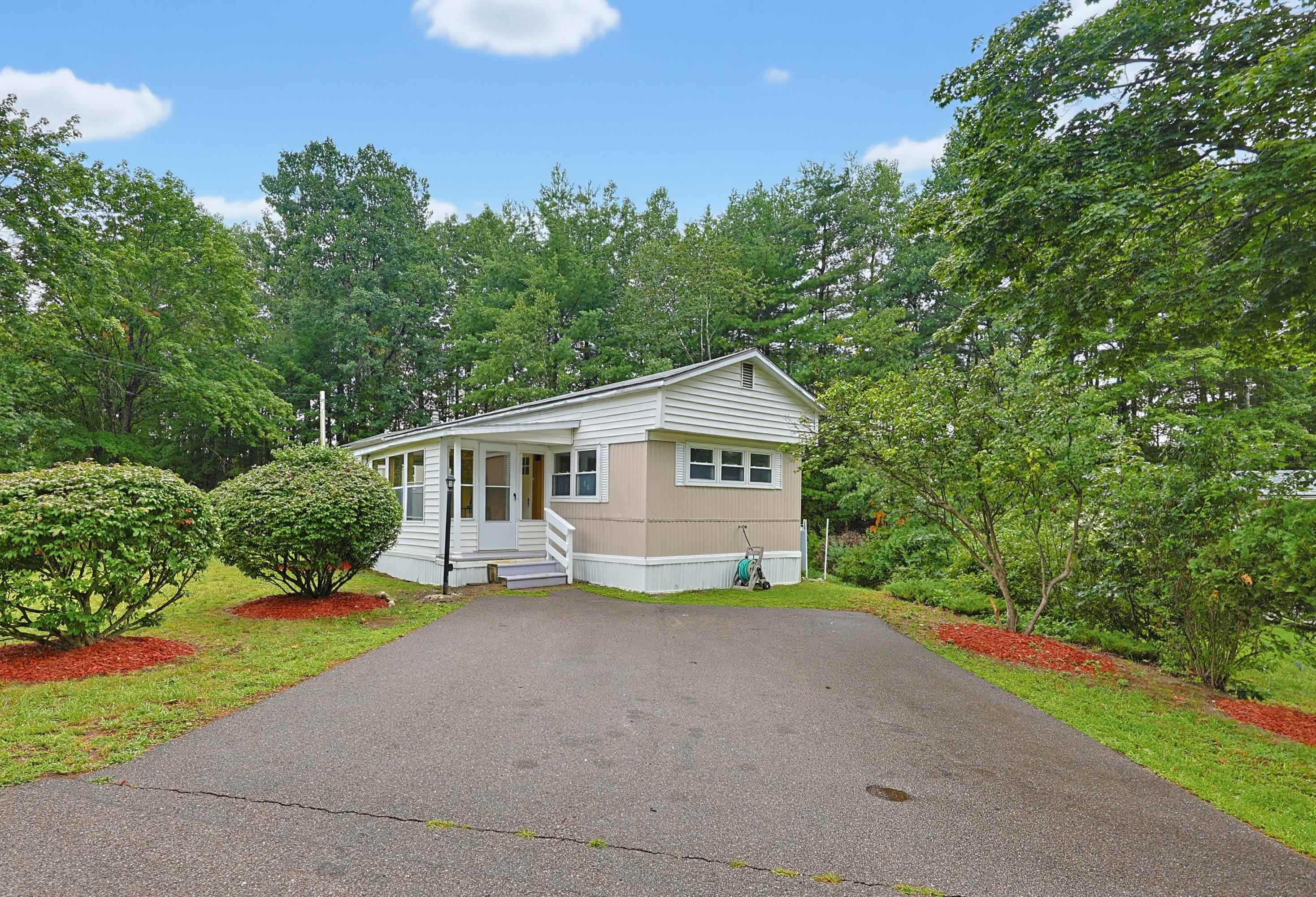 49 Ridgefield Drive Nashua, NH 03062 - Photo 2 of 38 Gallery Image 2