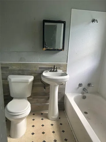 $700,000 | 7109 Ave East, Unit 12, Houston, TX 77011