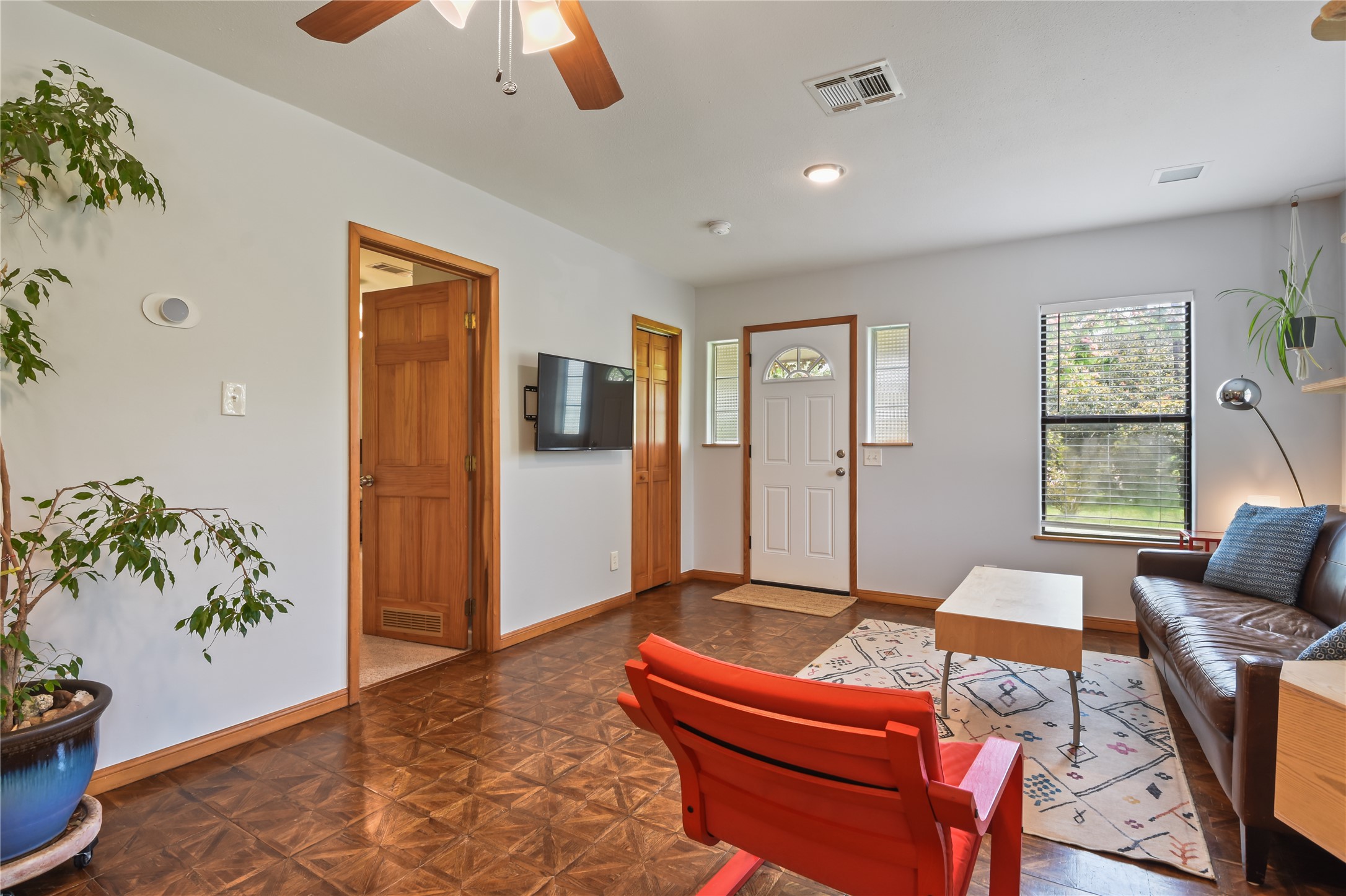 528 Old McDade Road Elgin, TX 78621 - Photo 6 of 40