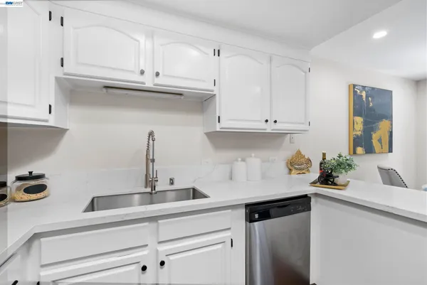 $994,999 | 18 Gazania Terrace, Fremont, CA 94536