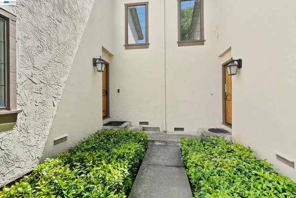 $994,999 | 18 Gazania Terrace, Fremont, CA 94536