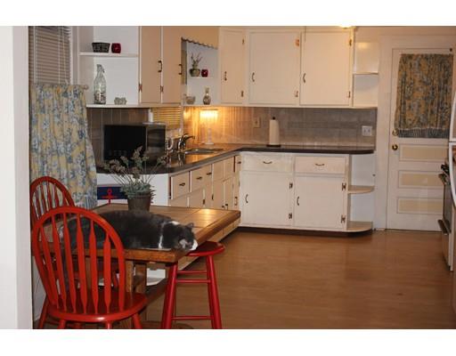 148 Denver Street Springfield, MA 01109 - Photo 4 of 5 Gallery Image 4