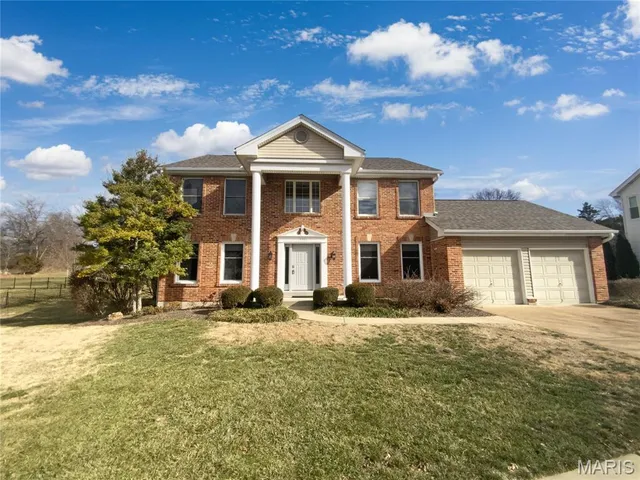 $595,000 | 15751 Heathercroft Drive, Chesterfield, MO 63017
