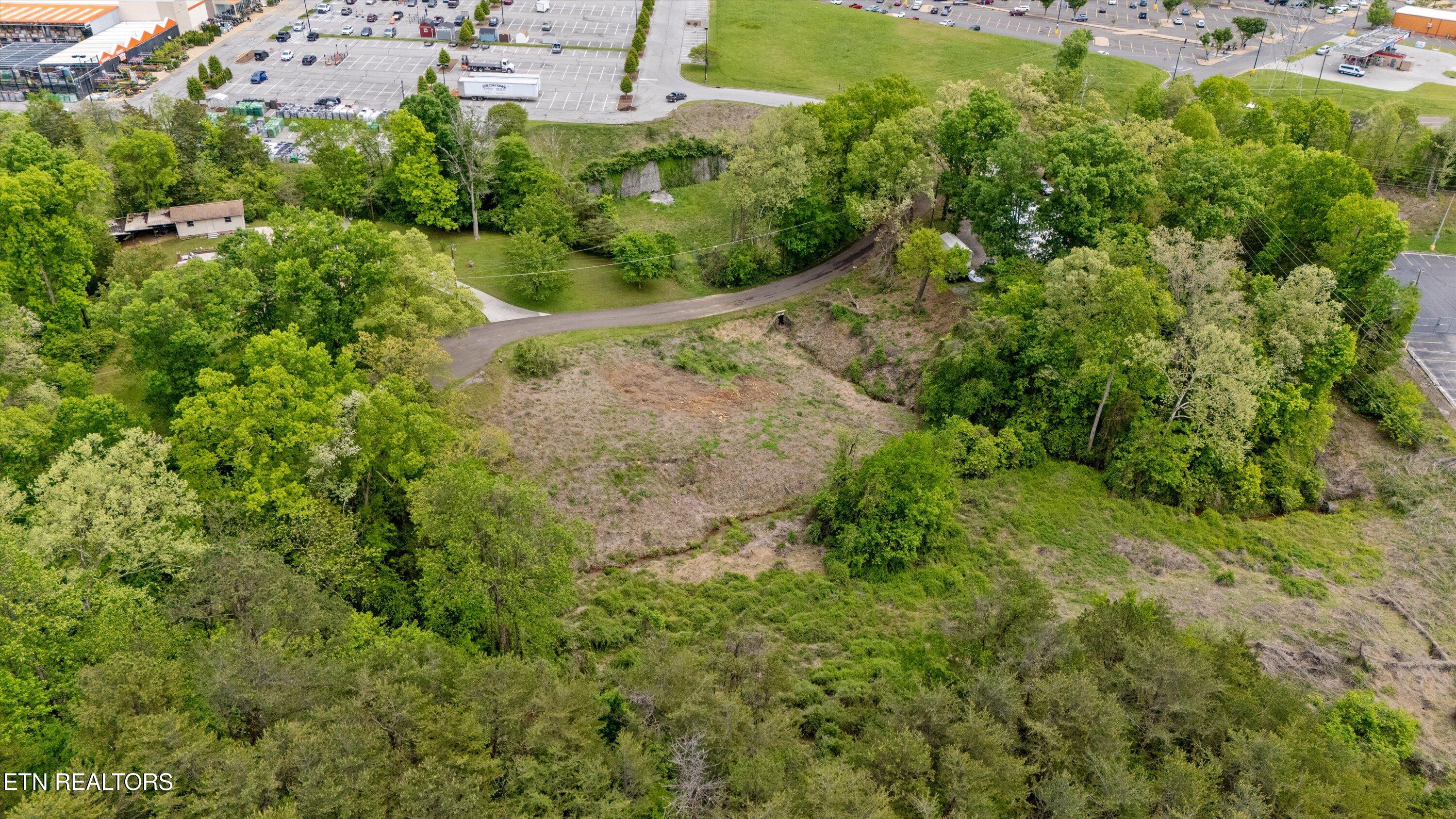 205 Green Road Knoxville, TN 37920 - Photo 3 of 6 4-205 Green Rd-06