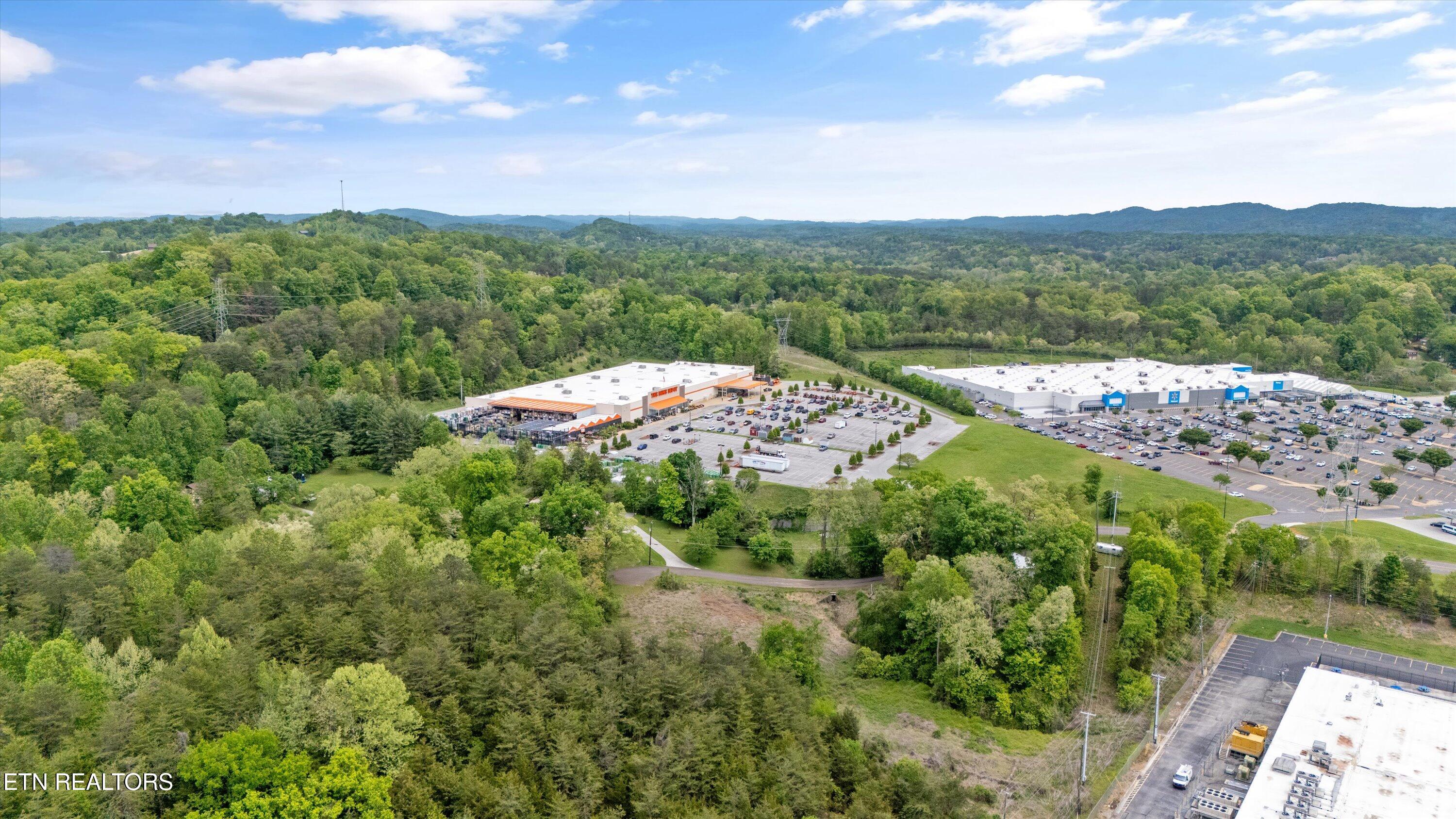 205 Green Road Knoxville, TN 37920 - Photo 4 of 6 5-205 Green Rd-07