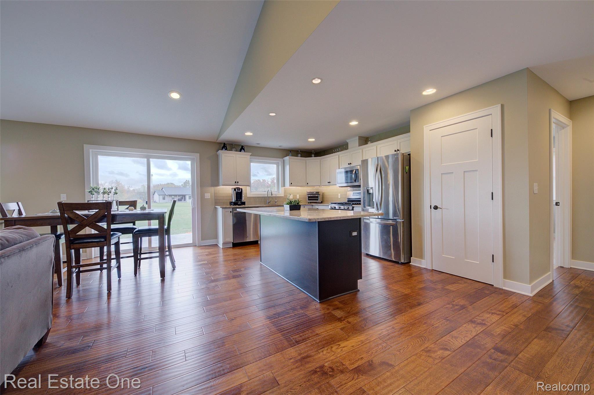 2746 Clivedon Road Howell, MI 48843 - Photo 12 of 61 4H8A6206_7_8.jpg