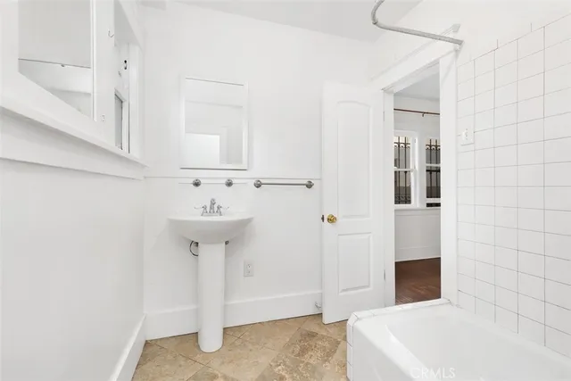 $1,049,000 | 1728 East Florida Street, Long Beach, CA 90802