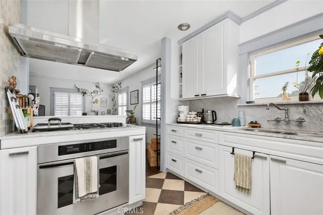 $1,049,000 | 1728 East Florida Street, Long Beach, CA 90802