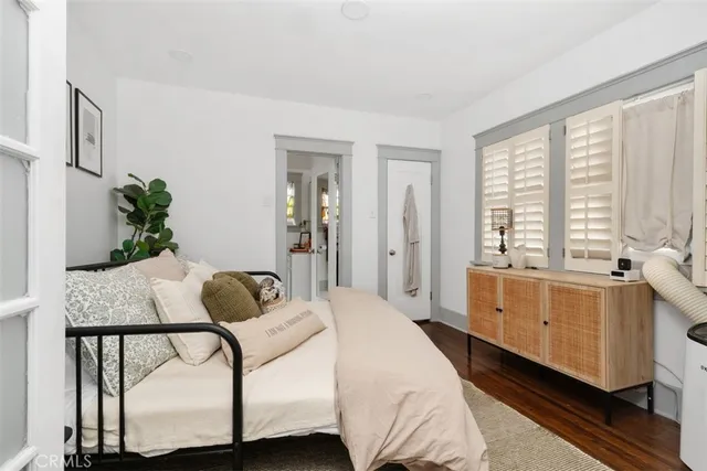 $1,049,000 | 1728 East Florida Street, Long Beach, CA 90802