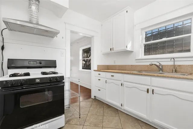 $1,049,000 | 1728 East Florida Street, Long Beach, CA 90802