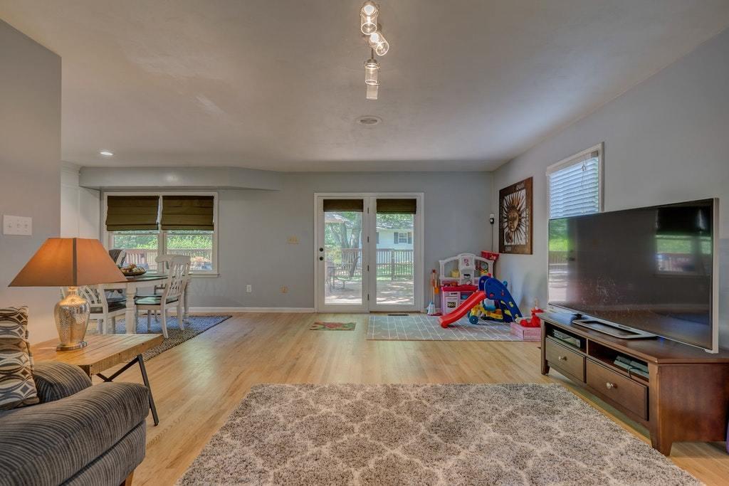 402 Winesap Road Roanoke, VA 24019 - Photo 17 of 47 019-313581-DSC02068_69_70_7759485