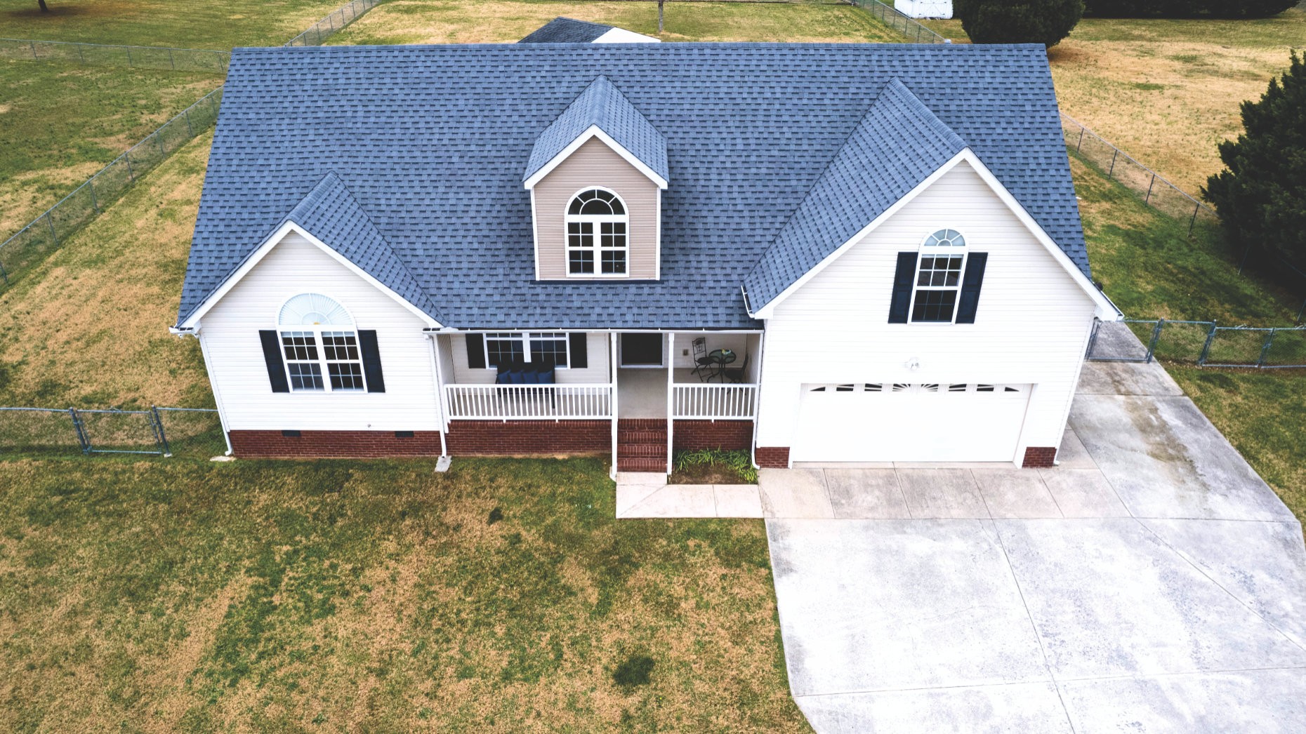 3580 Gnat Hill Road Manchester, TN 37355 - Photo 2 of 37 a house view with a garden space