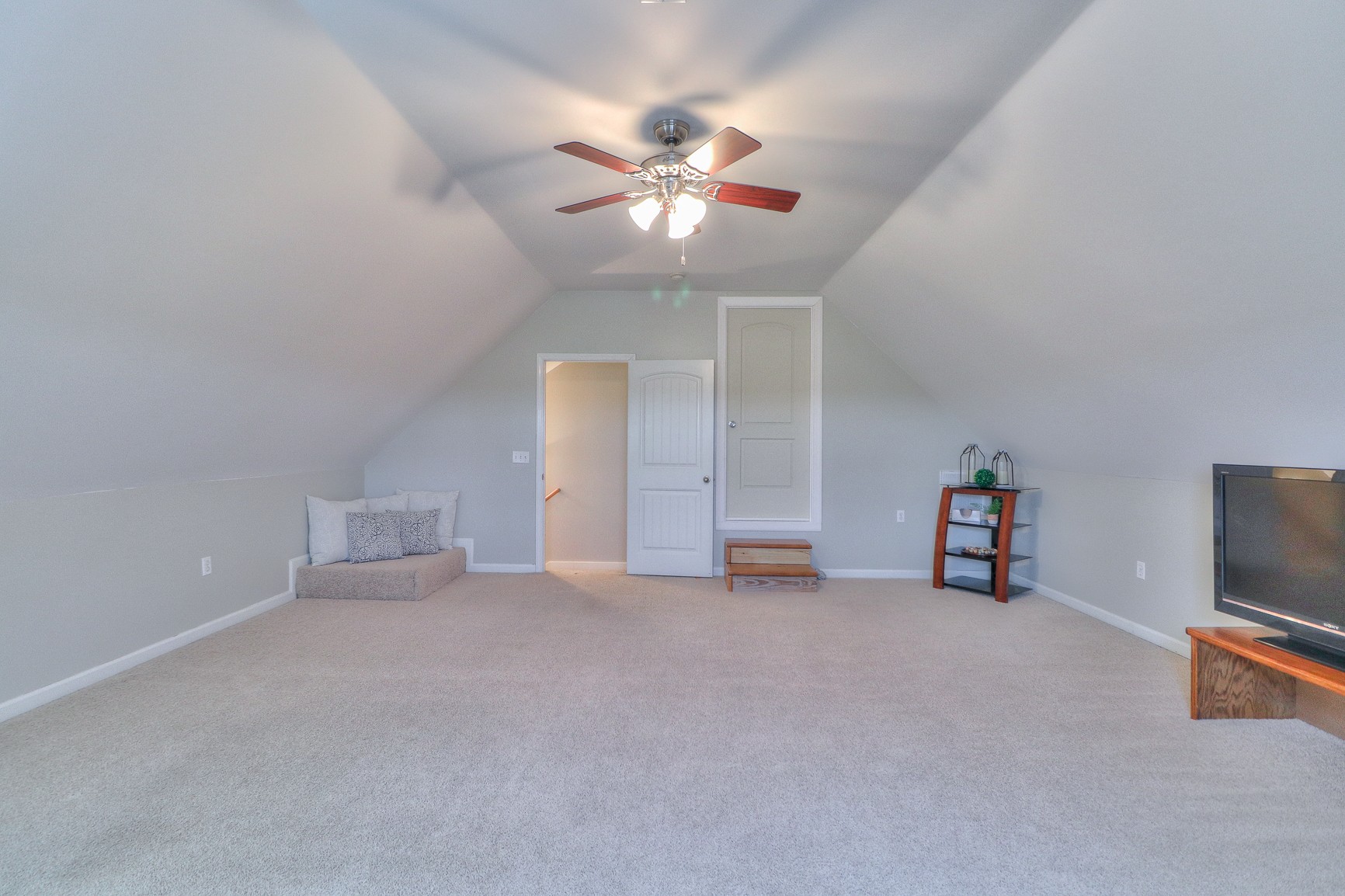 3580 Gnat Hill Road Manchester, TN 37355 - Photo 25 of 37 an empty room with ceiling fan and window