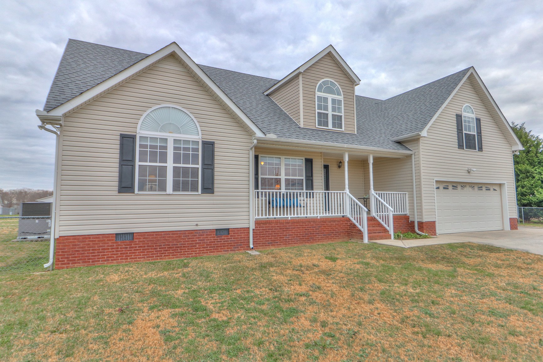 3580 Gnat Hill Road Manchester, TN 37355 - Photo 5 of 37 a front view of a house with a yard