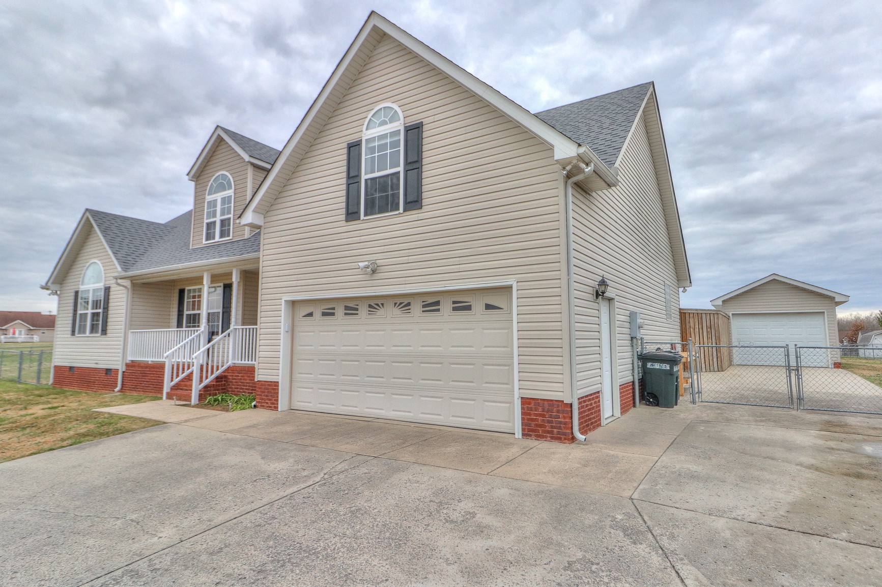 3580 Gnat Hill Road Manchester, TN 37355 - Photo 7 of 37 a view of a house with a patio