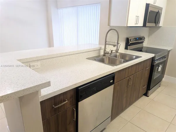 $2,300 | 9645 Northwest 1st Court, Unit 1209, Pembroke Pines, FL 33024