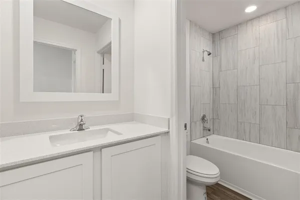 a front view of house with yard