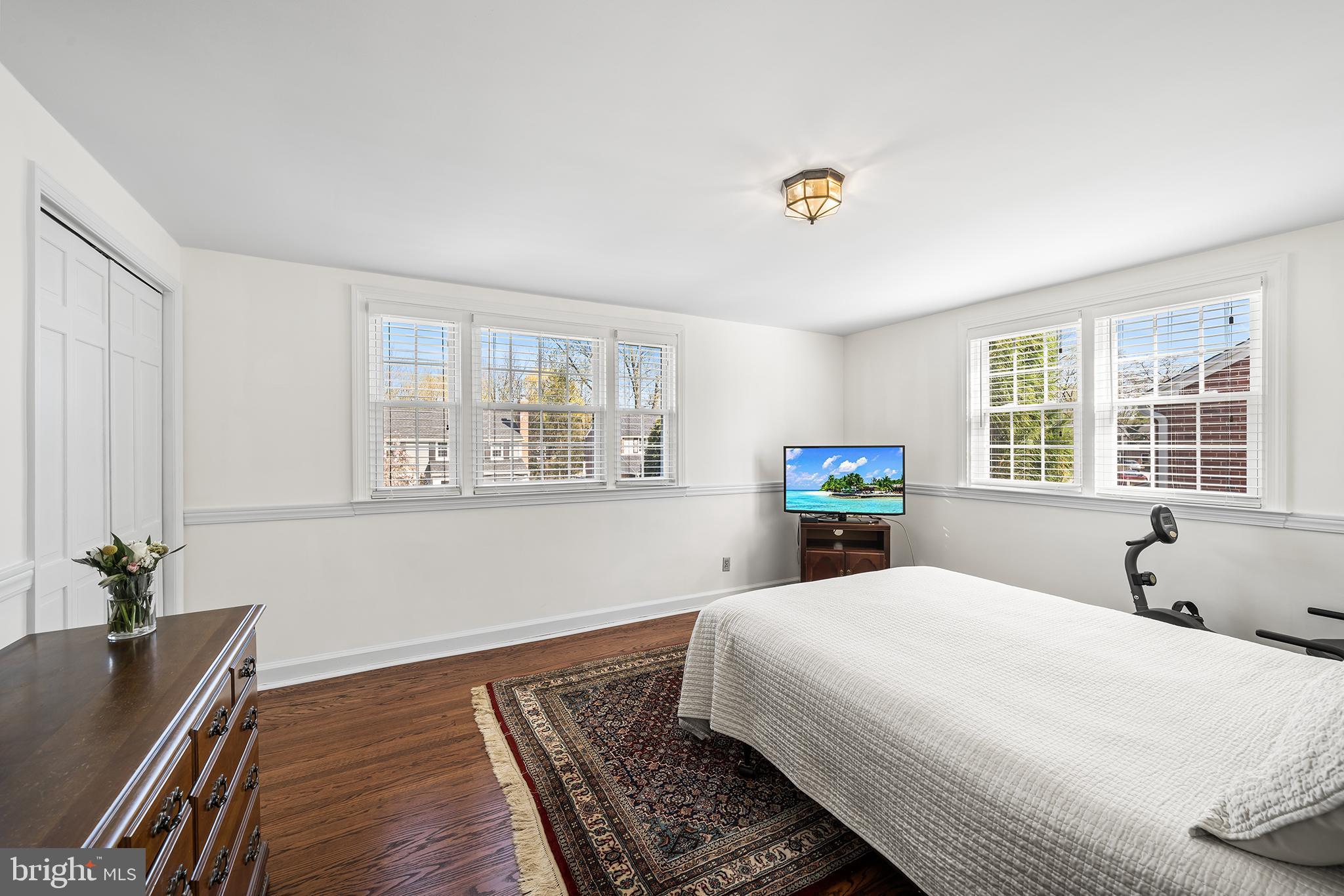 137 Barcladen Road Bryn Mawr, PA 19010 - Photo 23 of 36 Primary suite