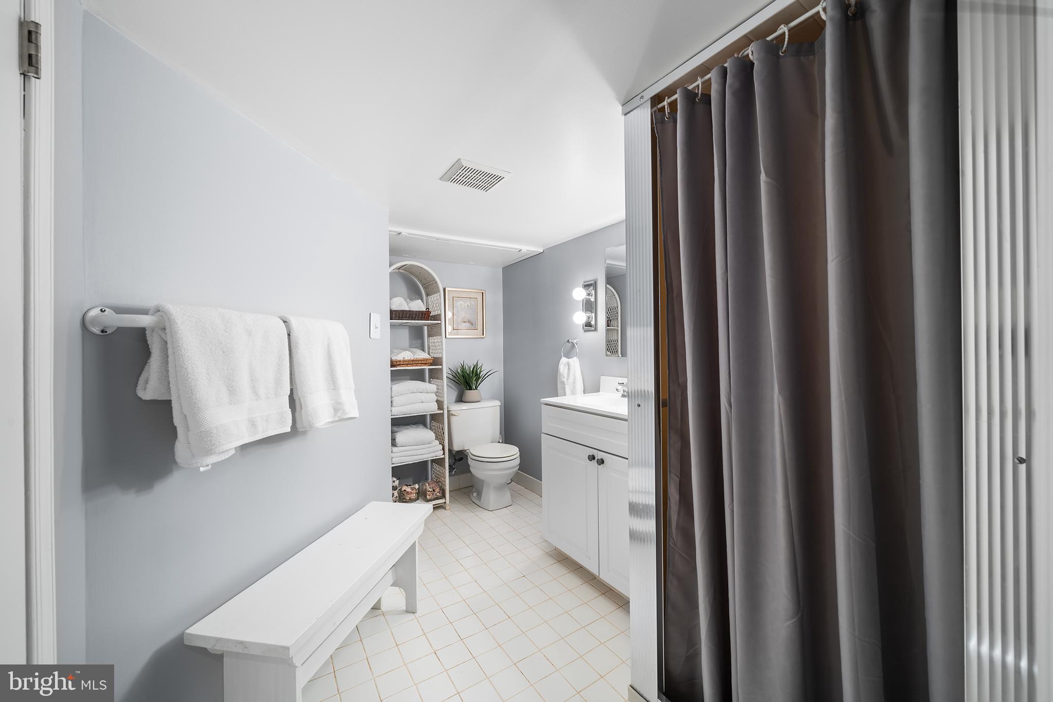 137 Barcladen Road Bryn Mawr, PA 19010 - Photo 30 of 36 Lower level full bathroom