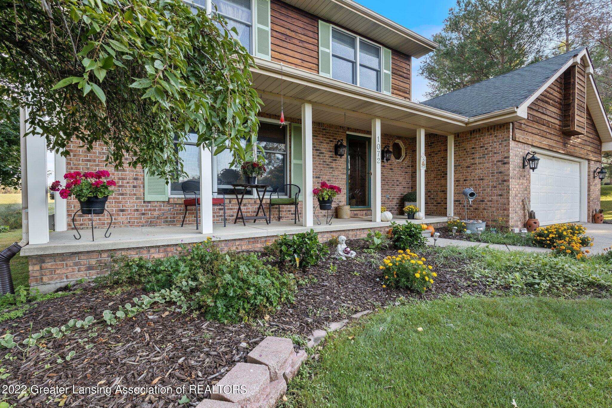 13-web-or-mls-1072-w-columbia-rd