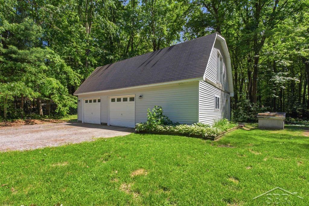 203 West Sampson Road Sanford, MI 48657 - Photo 3 of 29