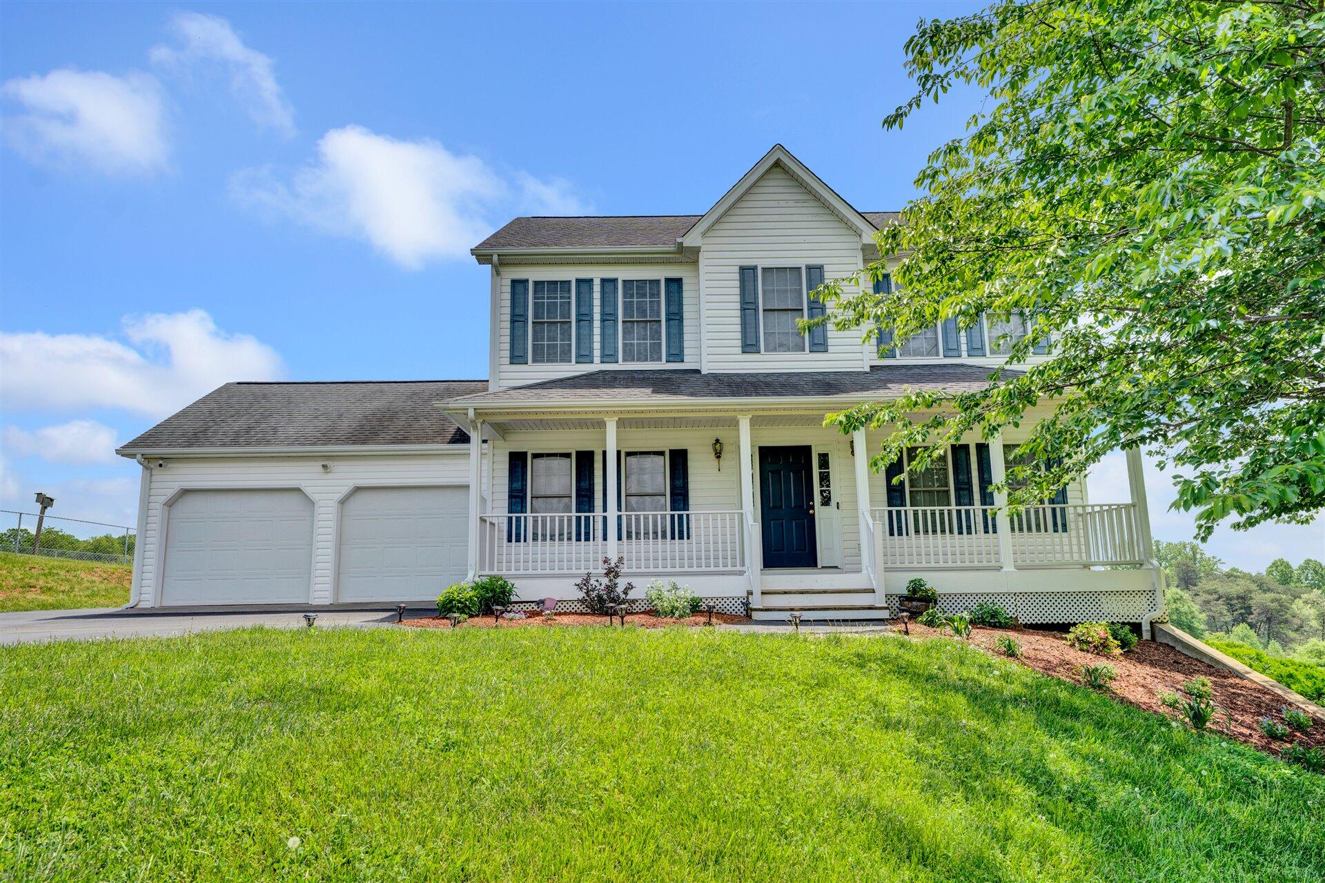 3758 Horseshoe Bend Road Goodview, VA 24095 - Photo 1 of 32 01-Shows Great-5