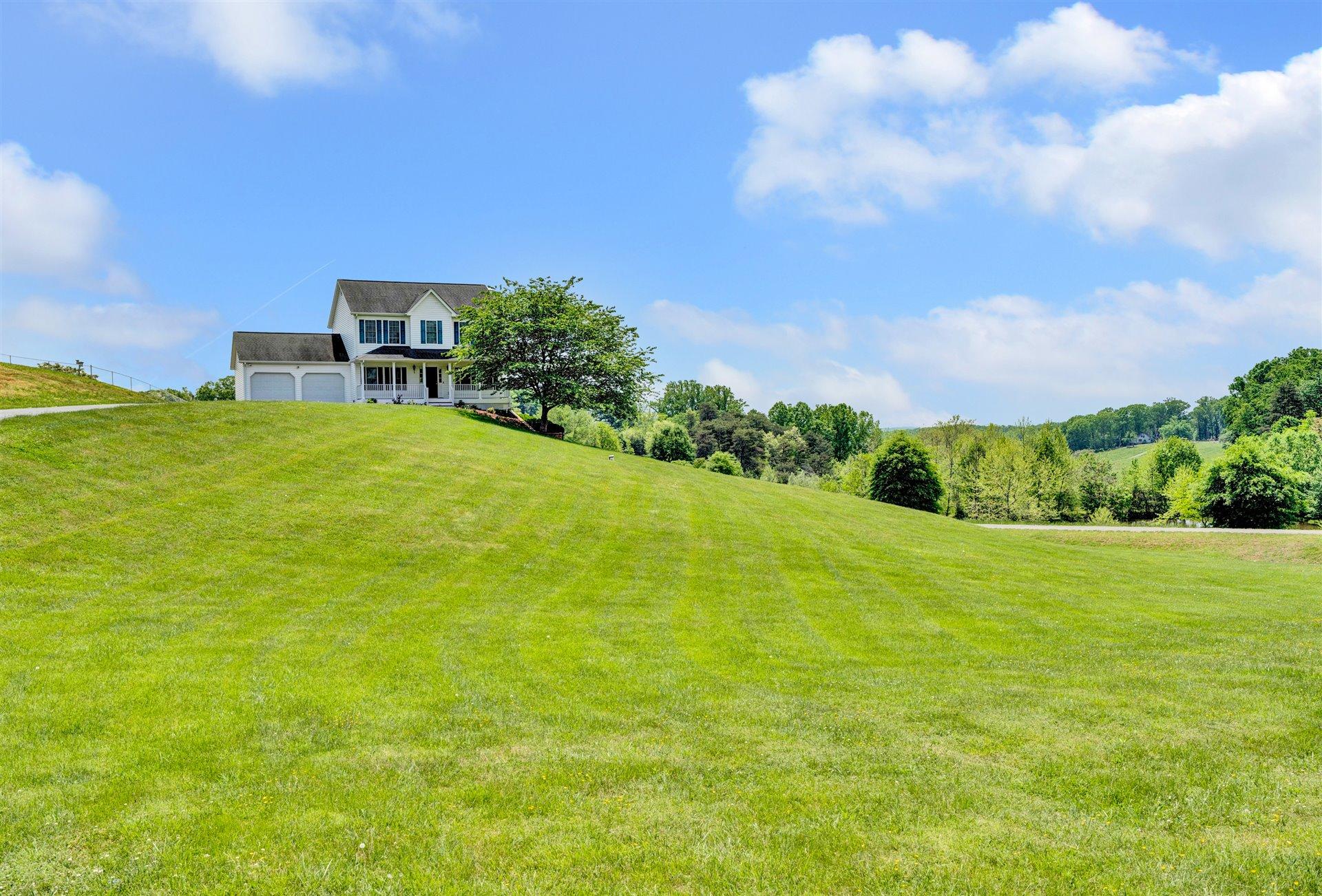 3758 Horseshoe Bend Road Goodview, VA 24095 - Photo 3 of 32 03-Shows Great-2