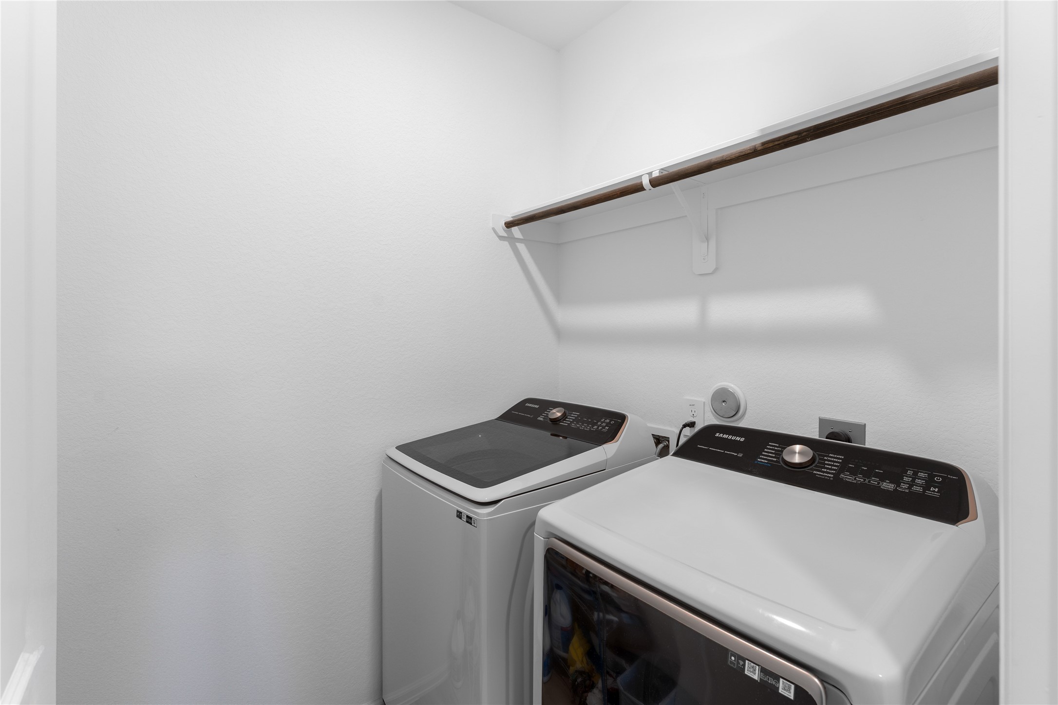 23922 Steep Climb Drive Hockley, TX 77447 - Photo 19 of 29 Laundry located right off th eprimary bedroom