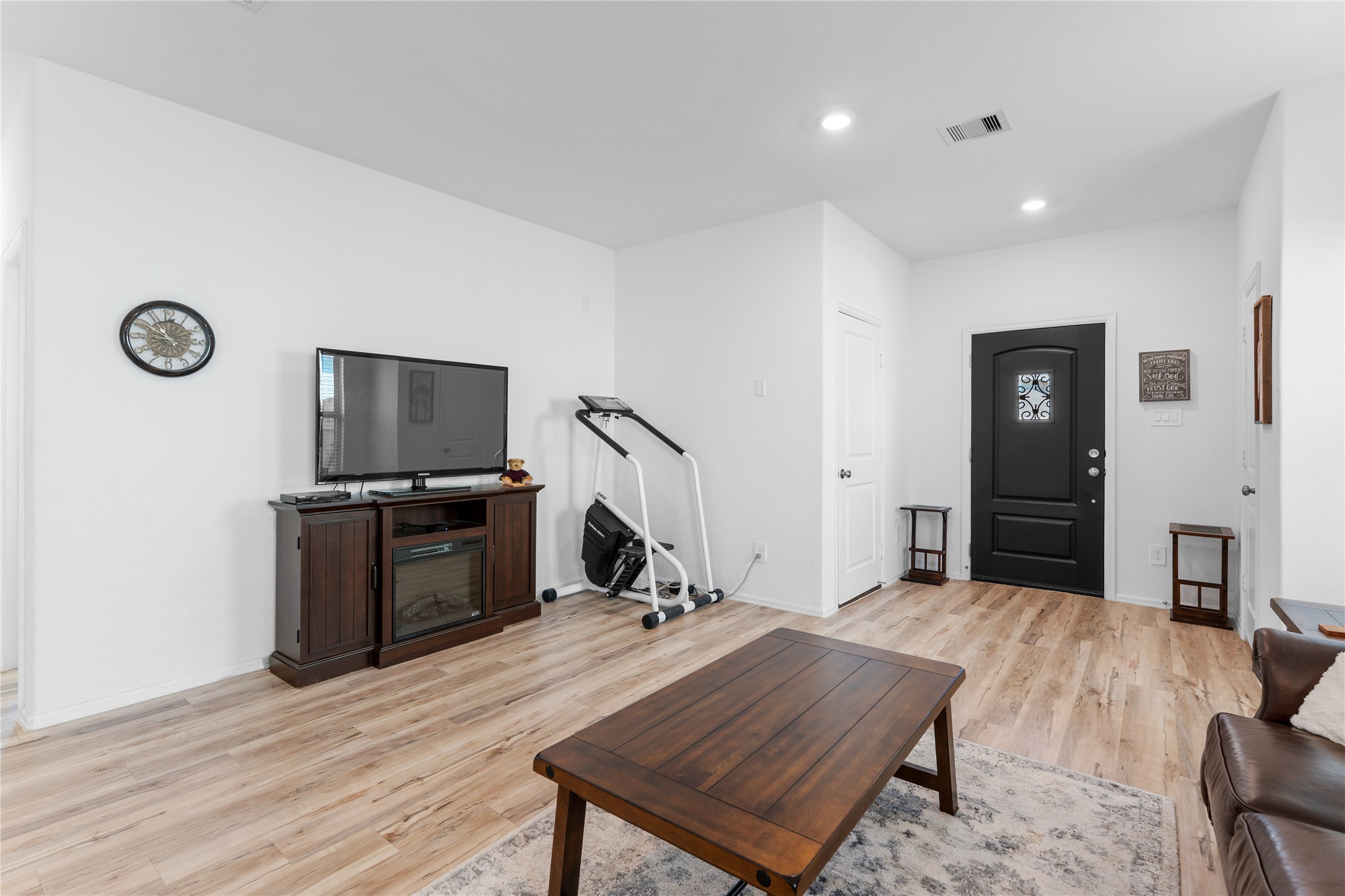 23922 Steep Climb Drive Hockley, TX 77447 - Photo 4 of 29 Living room facing the front door