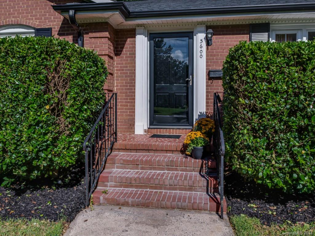 5600 Londonderry Road Charlotte, NC 28210 - Photo 2 of 15 a view of a house with potted plants