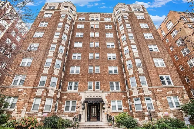 $250,000 | 311 Emanuel Cleaver II Blvd., Unit 301, Kansas City, MO 64112