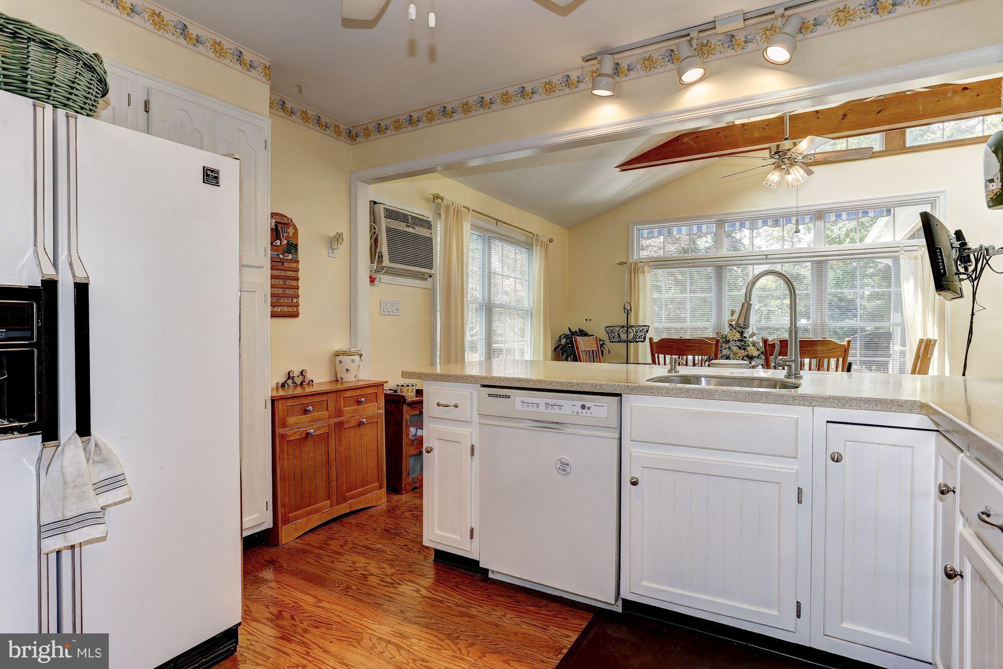 440 Ruth Road Arnold, MD 21012 - Photo 10 of 30 Kitchen