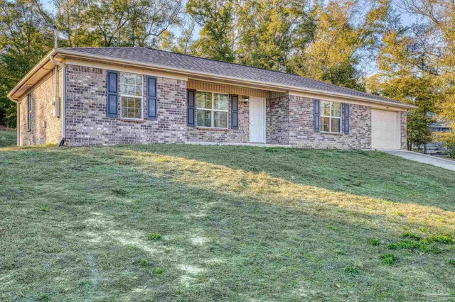 $260,000 | 5179 Lake End Drive, Milton, FL 32583