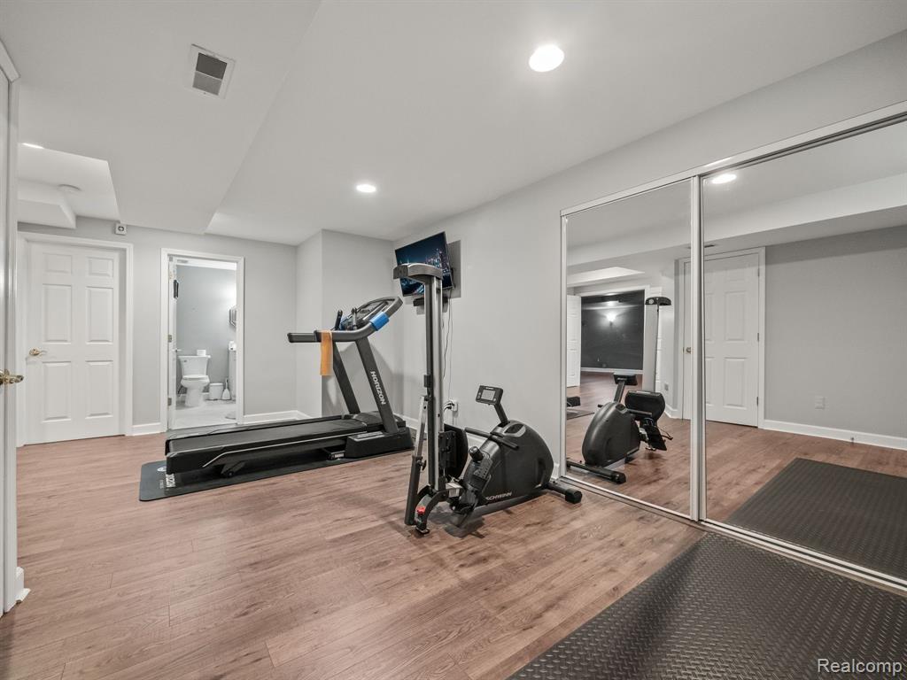 104 Chestnut Ridge Walled Lake, MI 48390 - Photo 34 of 47 Gallery Image 34