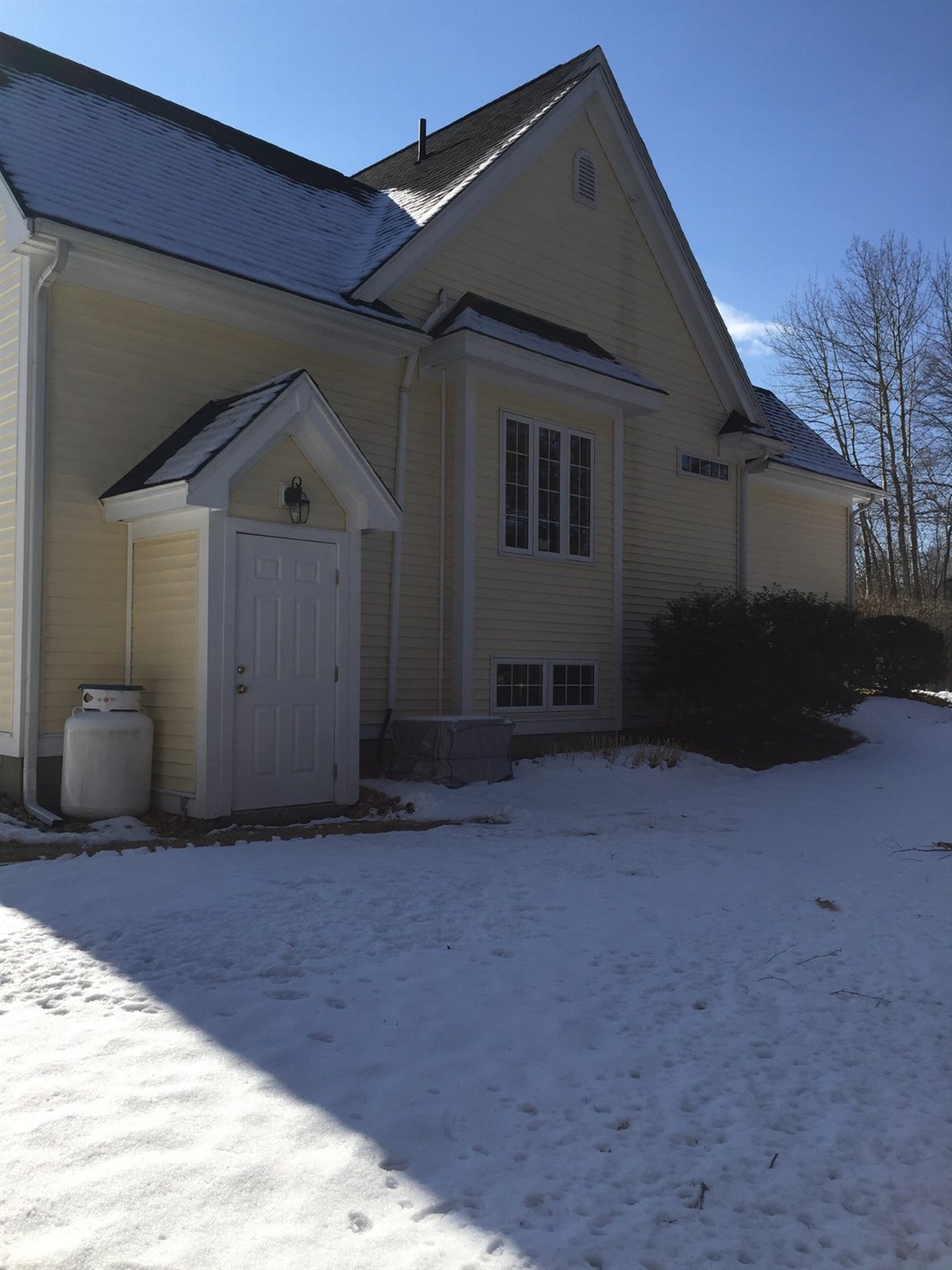 22 Flintlock Road Salem, NH 03079 - Photo 3 of 40