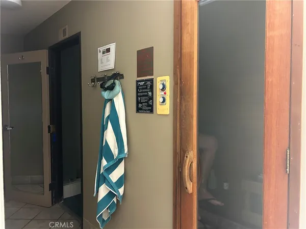 $695,000 | 4455 Los Feliz Boulevard, Unit 605, Los Angeles, CA 90027