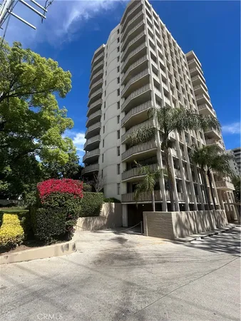 $695,000 | 4455 Los Feliz Boulevard, Unit 605, Los Angeles, CA 90027