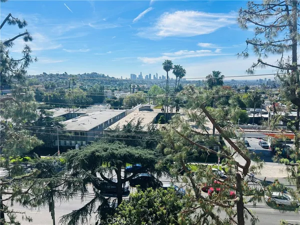 $695,000 | 4455 Los Feliz Boulevard, Unit 605, Los Angeles, CA 90027