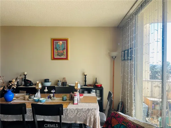 $695,000 | 4455 Los Feliz Boulevard, Unit 605, Los Angeles, CA 90027