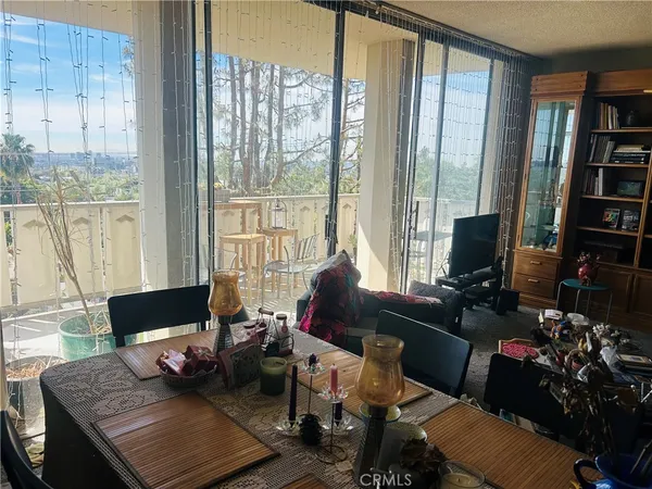 $695,000 | 4455 Los Feliz Boulevard, Unit 605, Los Angeles, CA 90027